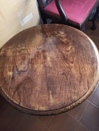 Mesa auxiliar de madera