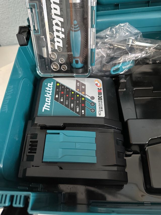 Atornillador Makita DTD152RTJ 18V