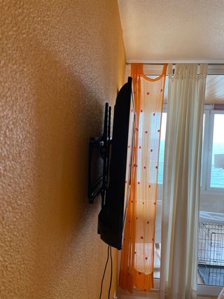 Televisor 32 pulgadas con soporte y Fire TV