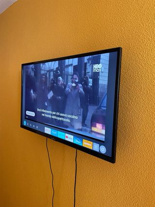 Televisor 32 pulgadas con soporte y Fire TV