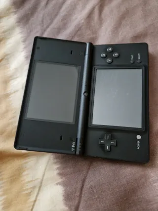 Nintendo DS + 3 juegos