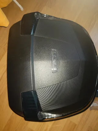 Baúl Moto GIVI Blade 39L Negro