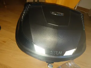 Baúl Moto GIVI Blade 39L Negro