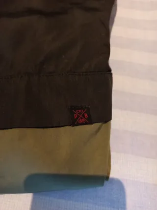 Cortavientos Pull&Bear Negro y Verde Militar