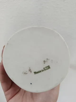 Figura de cerámica mujer con cántaro