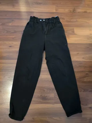 Pantalón vaquero negro