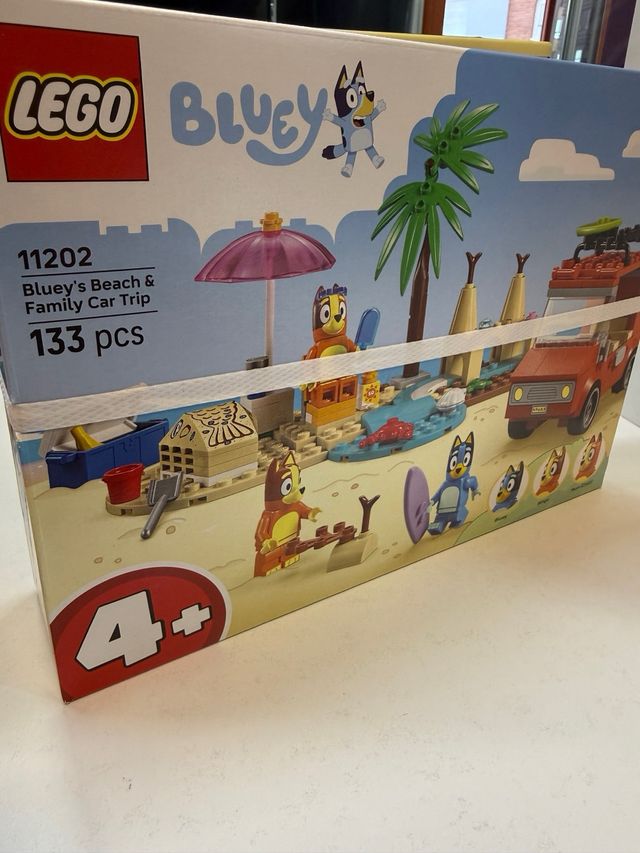LEGO 11202 Bluey's Beach & Family Car Trip