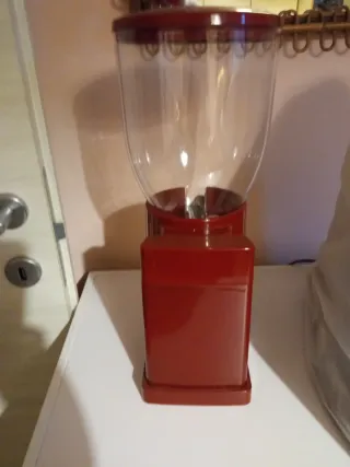 Distributore caramelle Zevra rosso