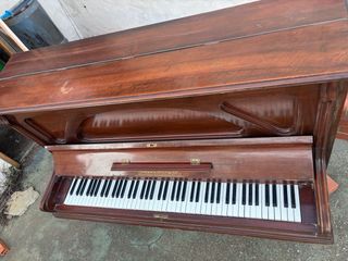 Piano de pared Goldstein