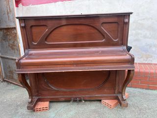 Piano de pared Goldstein