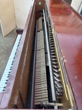 Piano de pared Goldstein