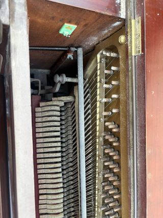 Piano de pared Goldstein