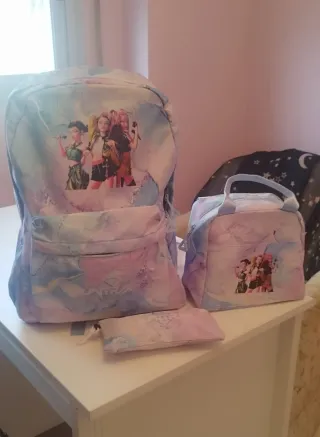 Set Mochila, Neceser y Bolso Huntrix Kpop