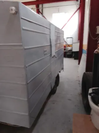 Remolque cerrado metálico