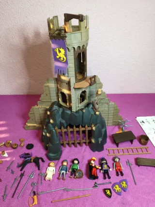 Castillo Torre Barón Playmobil con figuras