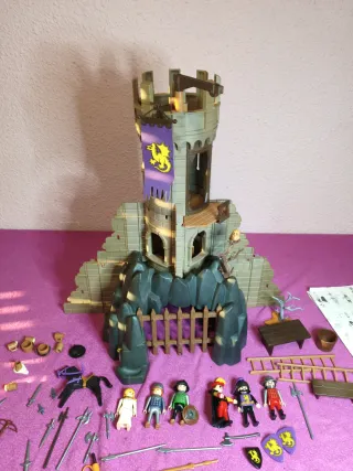 Castillo Torre Barón Playmobil con figuras