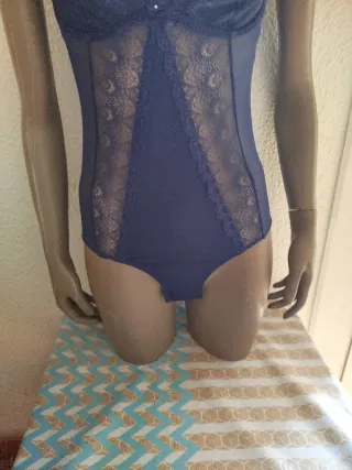 Body Esmara encaje azul talla 90B