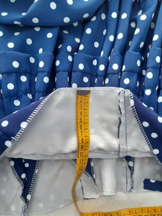 Vestido de flamenca azul con lunares blancos