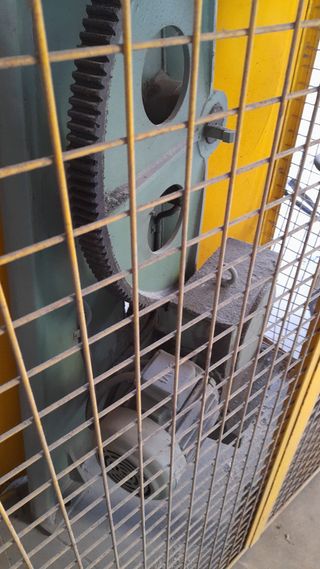 Plegadora de faldón motorizada