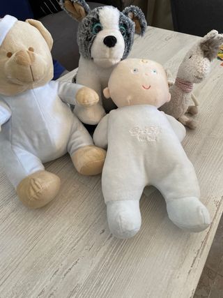 Lote peluches bebé: perro, llama, oso y bebé