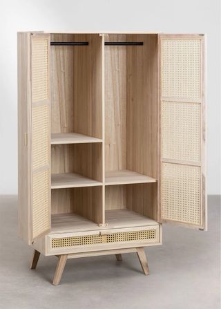 Armario madera y ratán