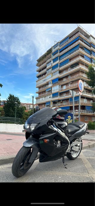 Yamaha YZF 1000 Thunderace Negra