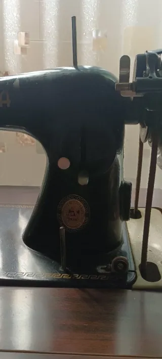 Máquina de coser Alfa vintage