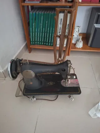 Máquina de coser Alfa vintage