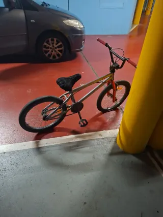 Bicicleta BMX Plata y Naranja
