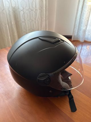 Casco Jet Negro con Visera
