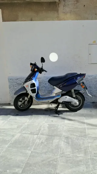 Scooter Aprilia SR 50 Rally Azul/Gris