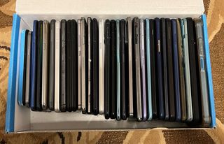 Lote 32 teléfonos para piezas