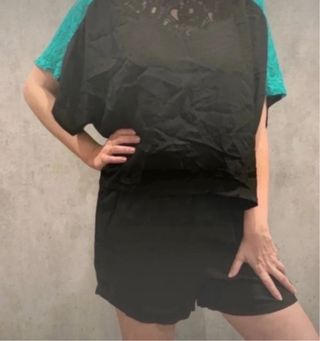 Mono corto Guess negro y turquesa