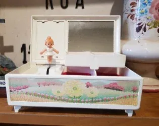 Caja música bailarina vintage años 90