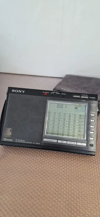 Radio Sony ICF-7600DA PLL Synthesized Receiver