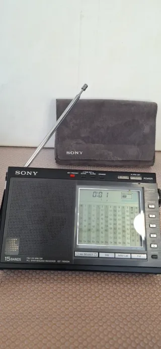Radio Sony ICF-7600DA PLL Synthesized Receiver