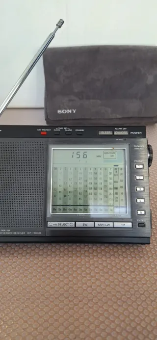 Radio Sony ICF-7600DA PLL Synthesized Receiver