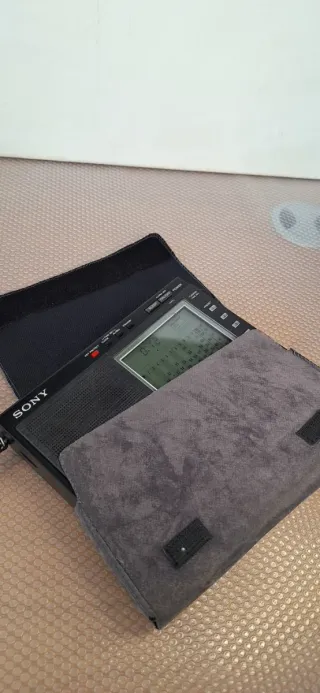 Radio Sony ICF-7600DA PLL Synthesized Receiver