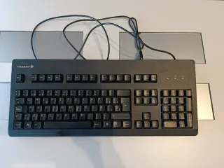 Teclado Mecánico Cherry Negro