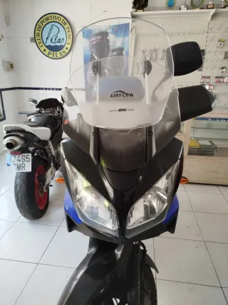 Suzuki V-Strom 650 azul