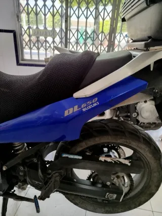 Suzuki V-Strom 650 azul