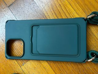 Funda iPhone 13 Pro Max con Tarjetero y Cuerda