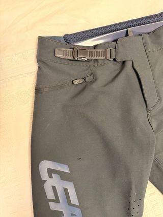 Pantalón Leatt MTB Gravity 4.0 Negro