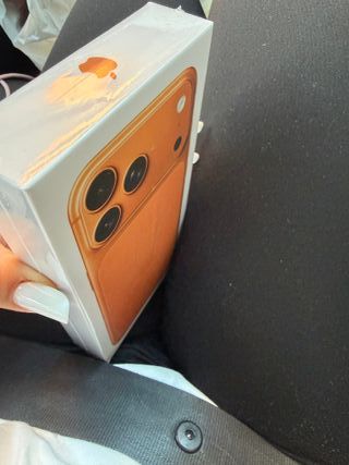 iPhone 17 pro Max Naranja