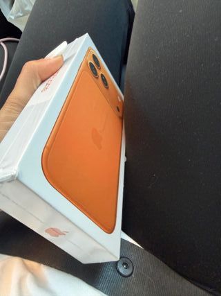 iPhone 17 pro Max Naranja