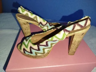 Sandalias de tacón multicolor talla 37