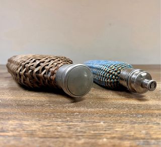 Frascos licor de viaje en mimbre y vidrio S.XIX-XX