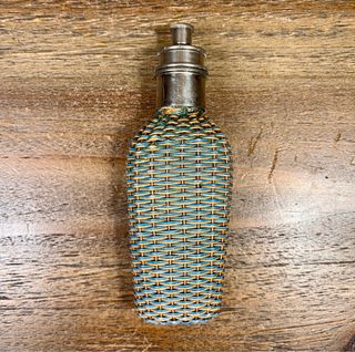 Frascos licor de viaje en mimbre y vidrio S.XIX-XX