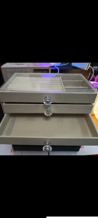 Portagioie elegante in velluto beige