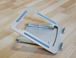 Soporte elevable para ordenador portátil